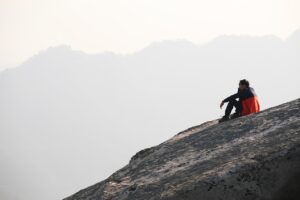 夜泣きに悩む家族全員が試すべき対策は？